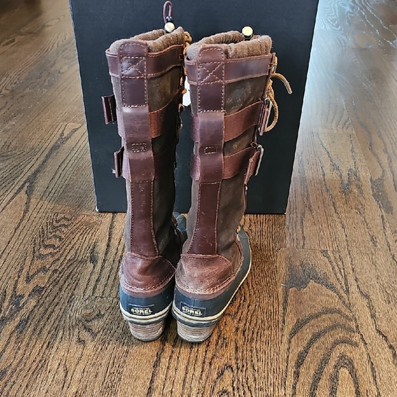 Sorel Women's Conquest Carly II Redwood Tobacco Winter Boots - Picture 2 of 12